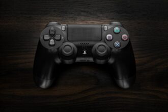 futuristic PlayStation console semiconductor chip manufacturing - PS6、部品高騰でも2027年末発売を堅持か？ソニーの戦略