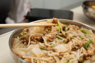 Chinese noodle shop Restaurant customer experience - 中国の麺料理店「桐芽麺館」が切り開く「非効率」が生み出す価値