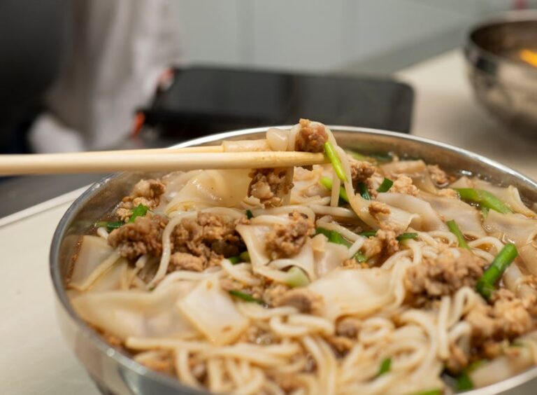 Chinese noodle shop Restaurant customer experience - 中国の麺料理店「桐芽麺館」が切り開く「非効率」が生み出す価値