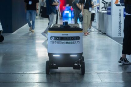 Xpeng autonomous car AI self-driving car - Xpeng、AIで物理世界を理解する新自動運転「第二世代VLA」発表！L4級への挑戦始まる