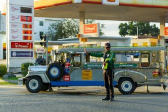 oil price roller coaster crude oil price chart - 国際原油価格、激動の「ジェットコースター」相場：乱高下を招いた三つの深層要因