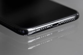 folding smartphone futuristic smartphone - OPPO Find N6、グローバル発売で世界を席巻！各国大使も絶賛の折りたたみスマホとは