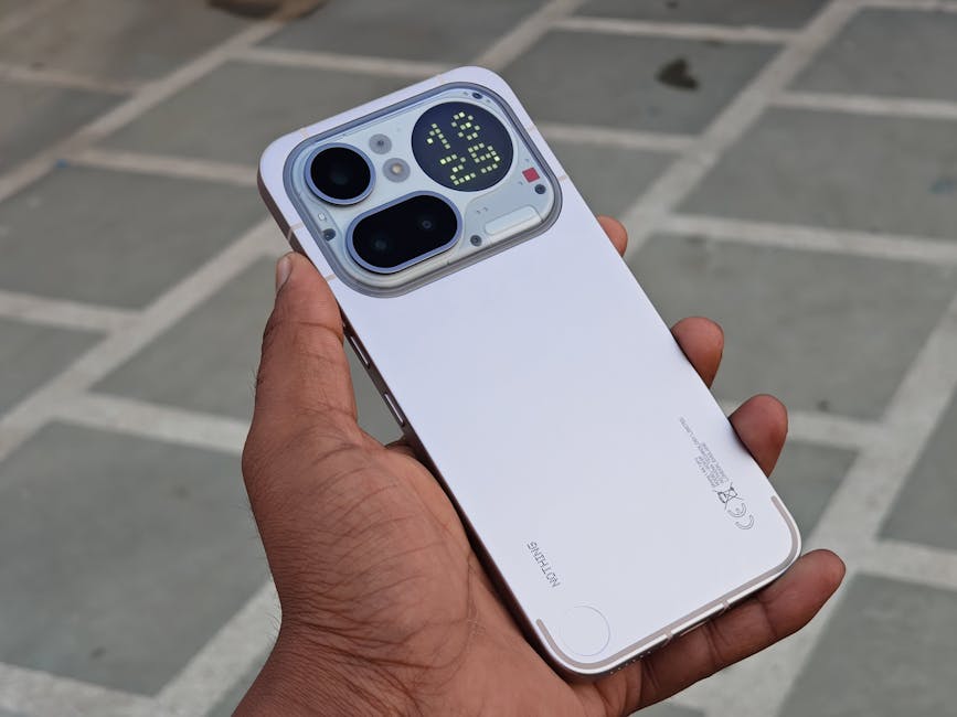 Foldable smartphone Futuristic phone - Galaxy Z Fold8、驚異の進化!ディスプレイ・カメラ・バッテリーが大幅アップ