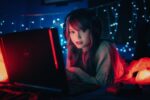 female gamer gaming woman - ゲーム業界は女性を軽視? 1億人プレイヤーと数百億ドルの損失が明らかに