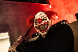 chat interface horror psychological horror game - 「新怪談」×「三重チャット」が誘う、感情を弄ぶ次世代ゲームデザイン