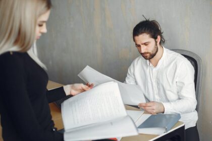 Chinese corporate office Employee performance review - 「互恵互利」な中国ゲーム大手の360度評価:形骸化の裏側