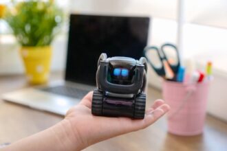 AI executive Chinese tech office - アリババAI部門トップが辞任、戦略調整の真相と未来