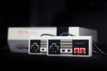 Retro game controller Pixelated video game - 懐かしのレトロゲーム、グラフィックより怖いのは操作性!『トゥームレイダー』復刻版から考える