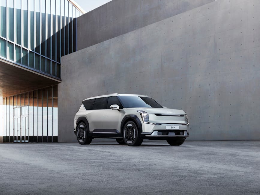 Electric SUV AI Car Technology - 中国EV最前線:新型SUVからAIハイブリッドまで、技術革新の波を追う