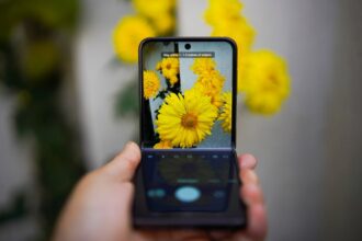 foldable smartphone, concept phone - Apple初の折りたたみiPhone「iPhone Fold」最終デザイン流出か？秋発表と高性能チップに期待！