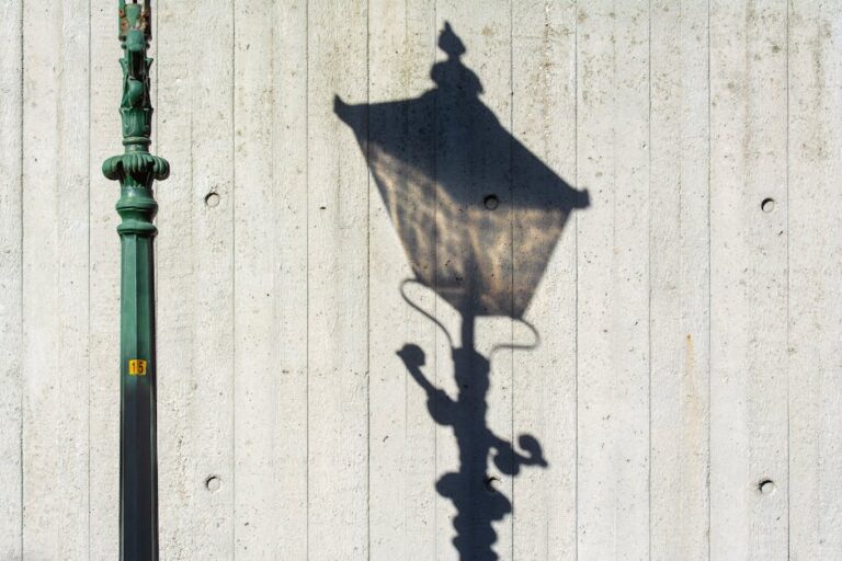 street light detail - 『GTA6』驚異の再現度！路肩灯の細部までリアルすぎると話題に