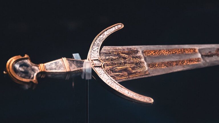 replica sword customs - 「アーサー王の聖剣」イギリス入国でまさかの税関ストップ!ゲーマーの悲劇?