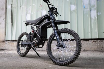 high-end electric motorcycle futuristic electric motorcycle - 中国・重慶市がハイエンド電動バイク産業を強力支援！「張雪モーターサイクル」が新拠点獲得