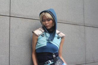 Overwatch Tracer game character design - 『オーバーウォッチ』トレーサーの“お尻弱体化”疑惑に元総監督が言及！真相は？