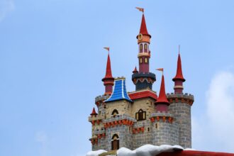 Canton Tower Magic academy castle - 中国巨大IP「洛克王国:世界」新作発表!広州タワーが魔法学校に?