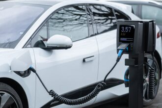 Fast charging electric car EV charging station - BYD漢EV、超急速充電モデル登場！価格と驚きの性能に迫る