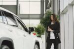 Porsche saleswoman China Chinese woman Porsche car - ポルシェ女性セールス、中国で快進撃！噂を乗り越える「信頼」の力