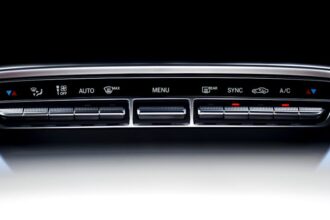 Smart cockpit Automotive OS interface - 吉利傘下ECARX、Flyme OS事業統合で車載OS戦略加速