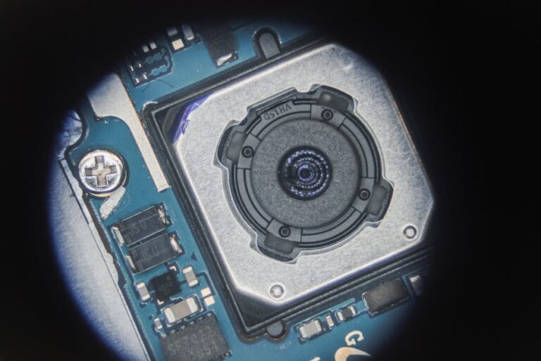 AI chip, optical communication module - 中国AI市場を牽引！中際旭創が時価総額1兆元突破