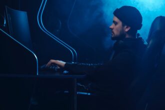 Chinese game development studio game writer working - 中国ゲーム開発の最前線：ベテランシナリオライターが語る5年間の光と影