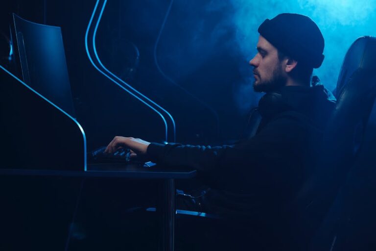 Chinese game development studio game writer working - 中国ゲーム開発の最前線:ベテランシナリオライターが語る5年間の光と影