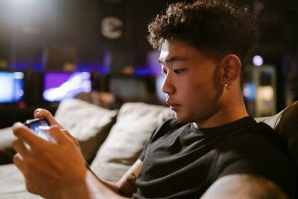 China mobile gaming AI gaming technology - 2026年Q1中国ゲーム市場が急成長！TapTap10周年、騰訊AI進化と新作続々