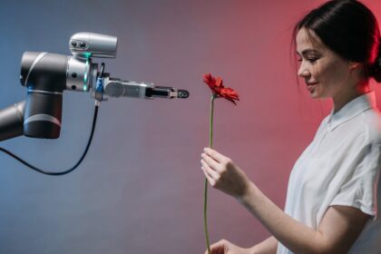 AI replacing jobs, AI human collaboration - 「AIが職を奪う」は誤解？NVIDIA CEOが断言「淘汰されるのは〇〇な人」