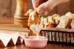 KFC sauce packet KFC fried chicken with sauce - 中国KFC、チキン用ソースがまさかの有料化！公式回答で波紋広がる