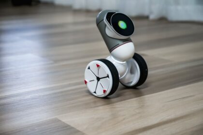 Modern robotic floor washer - Roborock、新床洗浄機でデザイン特許取得！効率とシェアを両立