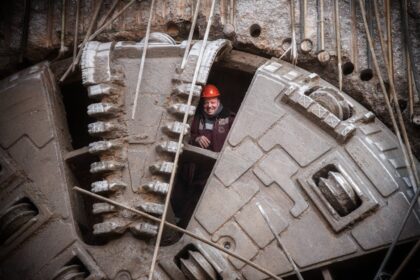 underwater tunnel, tunnel boring machine - 中国「万里長江第一トンネル」が最深部に到達！世界最長の海底道路トンネル