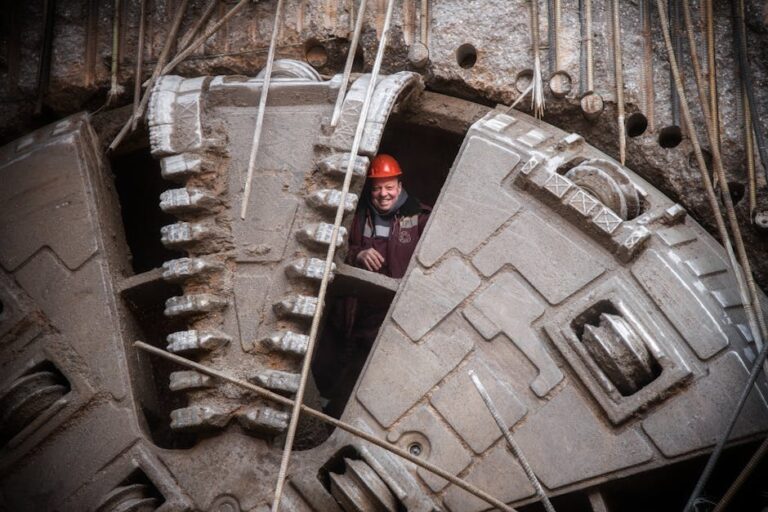 underwater tunnel, tunnel boring machine - 中国「万里長江第一トンネル」が最深部に到達！世界最長の海底道路トンネル