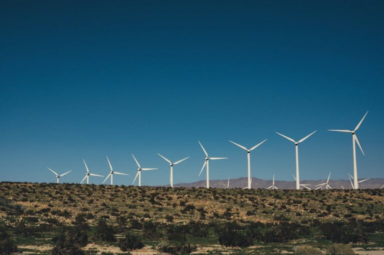 Wind turbines, Stock market surge - 中国の新エネルギー企業N振騰、北交所上場初日に185%急騰！風力発電部品の躍進