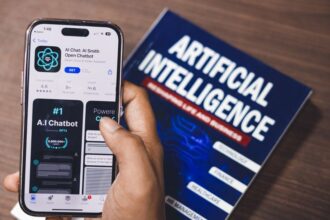 luxury foldable phone AI smartphone concept - VERTUの新たな挑戦!AIを極めた高級折りたたみスマホ「ALPHAFOLD」登場