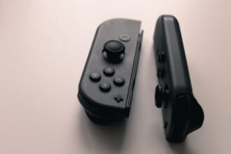 Video game controller Dark fantasy game - デビルメイクライ＆バイオハザード開発者の新作か？