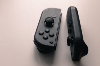 Video game controller Dark fantasy game - デビルメイクライ＆バイオハザード開発者の新作か？