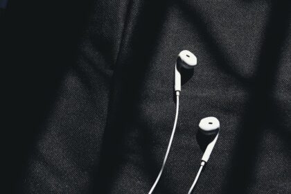 kintsugi earphones - Shokz OpenDots 2にBvlgariデザイナー監修の「金継ぎ」アート限定版が登場！