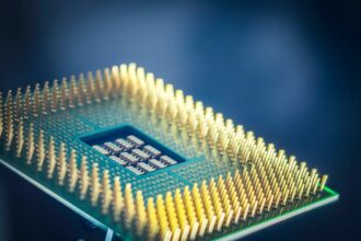 AI chip semiconductor chip - NVIDIAフアンCEO、AIチップ輸出規制に異議!GPU核兵器論は「幻想」と一蹴
