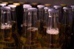 Wuliangye bottle, Chinese stock market - 中国白酒大手「五粮液」株価安定化へ大株主が巨額増資！