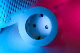 Wi-Fi 7 router AI smart home network - 中国移動が「超ギガビット」ブロードバンド発表！Wi-Fi 7とAIで家庭ネット革命