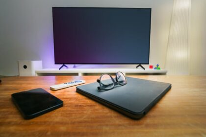 Chinese TV brand modern smart TV - 2025年世界のテレビ市場、中国勢が席巻！TCLがサムスンを猛追し月間首位に