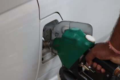China gas station Chinese driver refueling - 中国でガソリン大幅値上げ！ドライバーの懐に打撃、背景は？