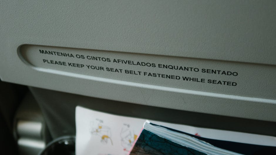 no phone on plane sign airplane smartphone warning - スマホはなぜ飛行機でNG？中国院士が明かす「離着陸13分」の舞台裏