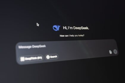 touch screen Mac AI assistant interface - macOS 27の衝撃：Siri進化、タッチ対応、そしてIntel Macサポート終了