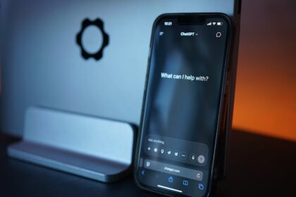 Financial AI assistant - Anthropic、金融業界向けAIアシスタント10種を発表！