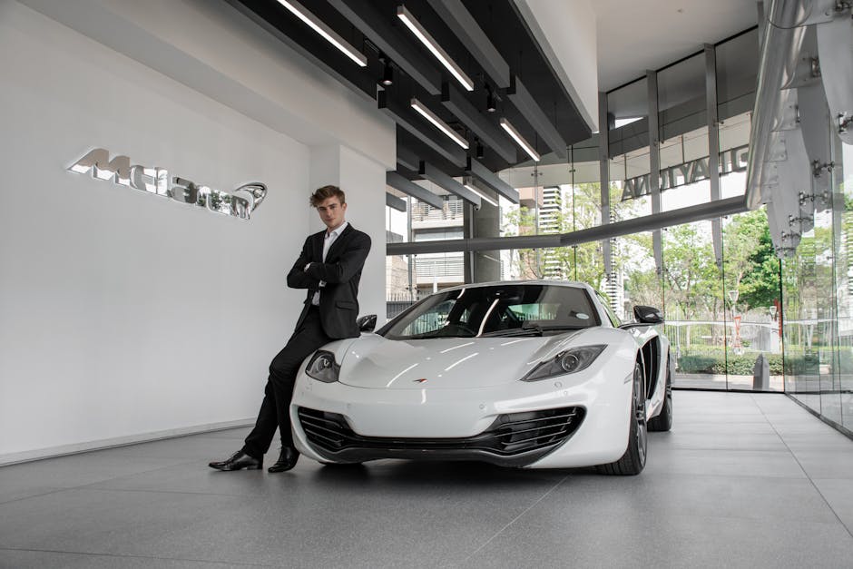 Russian male model, luxury car model - 北京モーターショーで「主役交代」？ ロシア人男性モデルが高級車を凌ぐ人気に！