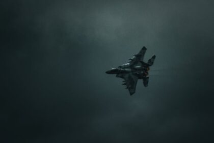 Space fighter jet, Futuristic gaming console - 電撃発表！『スターフォックス』完全リメイクがSwitch 2に降臨！