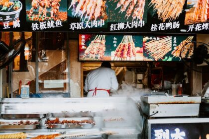 China tourism, Chinese street food - 中国「五一」連休、消費市場が全面回復！地方・体験型が牽引
