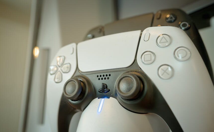 PS5 UI PS5 home screen - PS5の壁紙機能、実は無駄？海外ゲーマーから不満続出