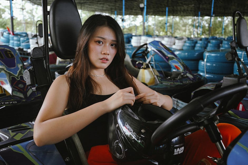 Female racing driver, Gaming spokesperson - 中国ゲーム業界に新風！レーシング女王・張雪が人気ゲームの顔に