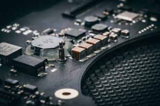 iPhone camera, semiconductor chip - iPhone 18 Pro Maxが変革！チップとカメラの大進化で新時代へ